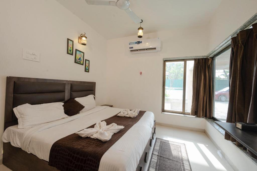 The Retreat-Glasshouse Bungalow Igatpuri Exterior photo